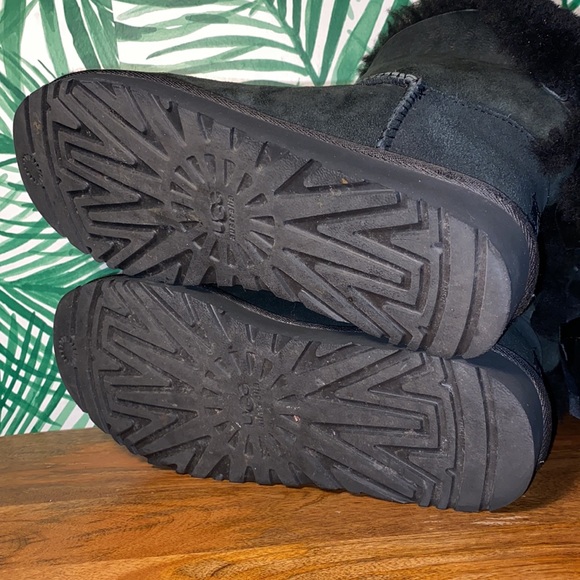 UGG 1005062 Black Bailey Bow Sheepskin Boots Women’s 10 - Picture 8 of 10